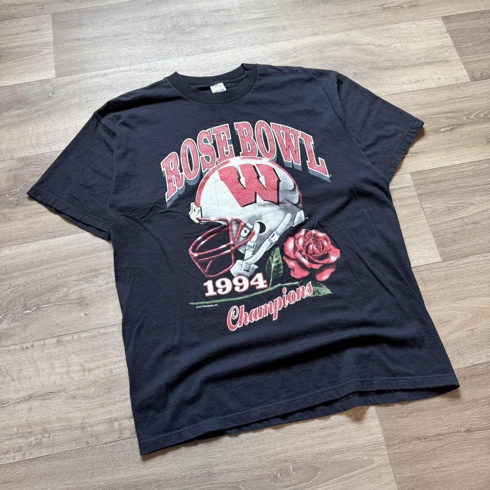 Men's Black and Navy T-shirt